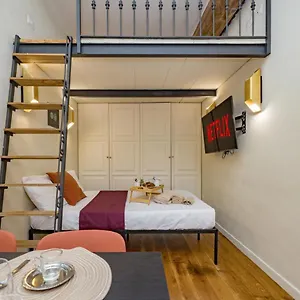 https://charme-loft-duomo-centre-of-milan.italymilanhotels.net